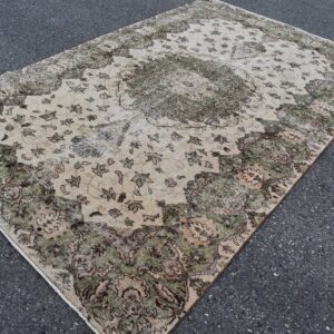 5.6 ft. x 8.7 ft. Vintage Turkish Rug TR05367 Image 1