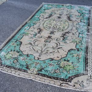 5.4 ft. x 9.3 ft. Vintage Turkish Rug TR05387 Image 1
