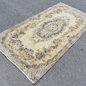 3.7 ft. x 7.1 ft. Vintage Turkish Rug TR05427 Image 1
