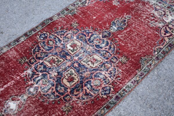 2.8 ft. x 6.9 ft. Vintage Turkish Rug TR05437 Image 5