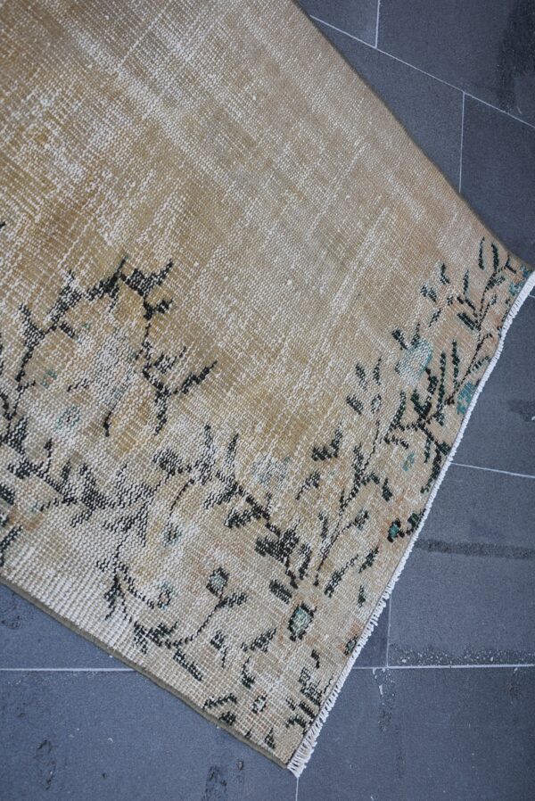 2.7 ft. x 6.2 ft. Vintage Turkish Rug TR05457 Image 4