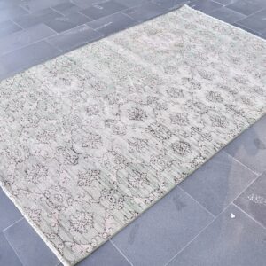 4.9 ft. x 8.2 ft. Vintage Turkish Rug TR05467 Image 1