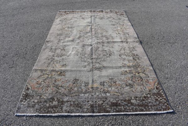 5.2 ft. x 9.1 ft. Vintage Turkish Rug TR05597 Image 2