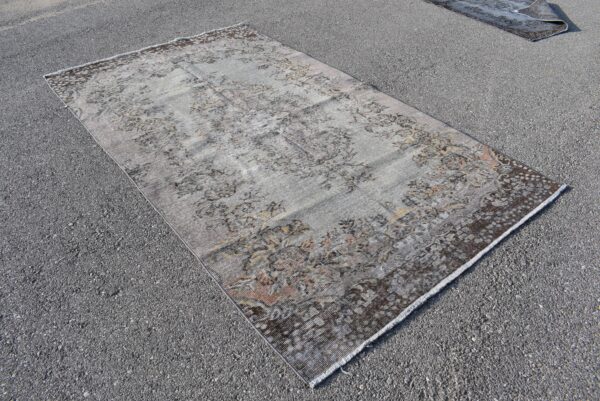 5.2 ft. x 9.1 ft. Vintage Turkish Rug TR05597 Image 3