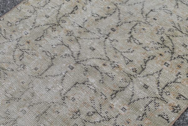 2.8 ft. x 6.4 ft. Vintage Turkish Rug TR05617 Image 5