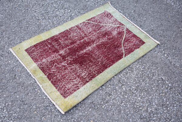 2.3 ft. x 3.1 ft. Vintage Turkish Rug TR05687 Image 1