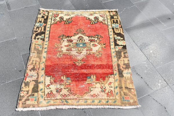 2.5 ft. x 3.2 ft. Vintage Turkish Rug TR05717 Image 2
