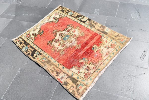 2.5 ft. x 3.2 ft. Vintage Turkish Rug TR05717 Image 3