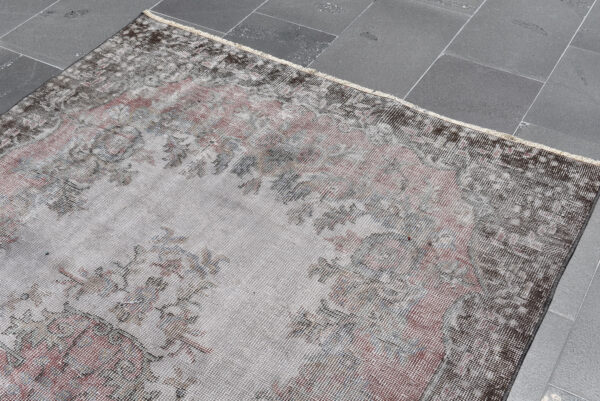 4.8 ft. x 9 ft. Vintage Turkish Rug TR05757 Image 4