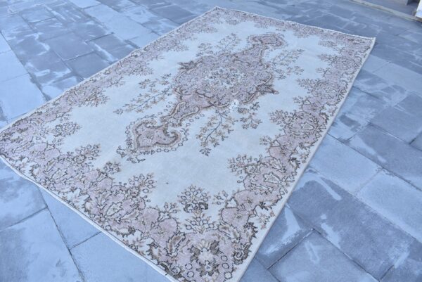 5.8 ft. x 9.2 ft. Vintage Turkish Rug TR06137 Image 1