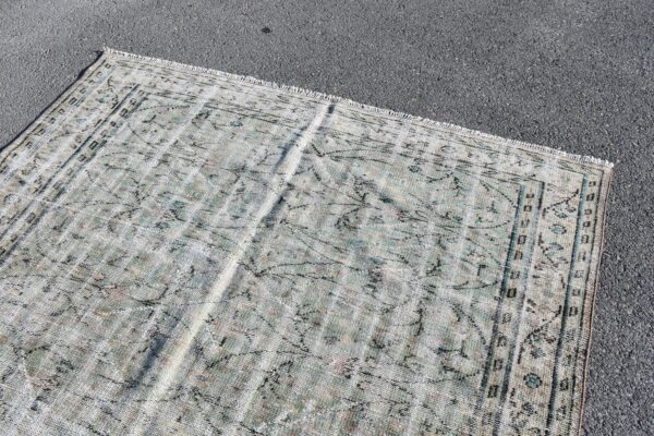 5.8 ft. x 9.3 ft. Vintage Turkish Rug TR06157 Image 4