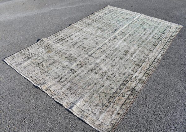 5.8 ft. x 9.3 ft. Vintage Turkish Rug TR06157 Image 1