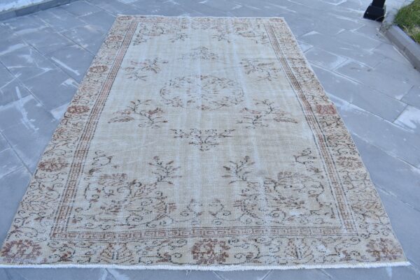 5.6 ft. x 8.7 ft. Vintage Turkish Rug TR06177 Image 2