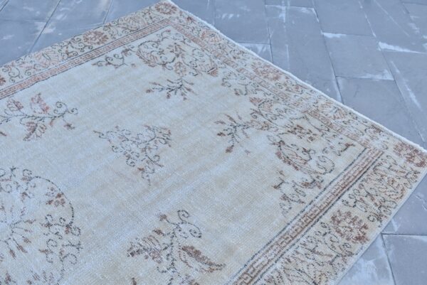 5.6 ft. x 8.7 ft. Vintage Turkish Rug TR06177 Image 4