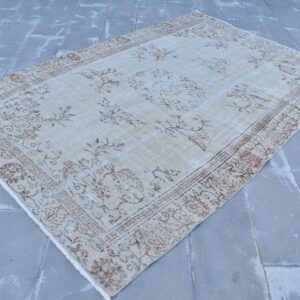 5.6 ft. x 8.7 ft. Vintage Turkish Rug TR06177 Image 1