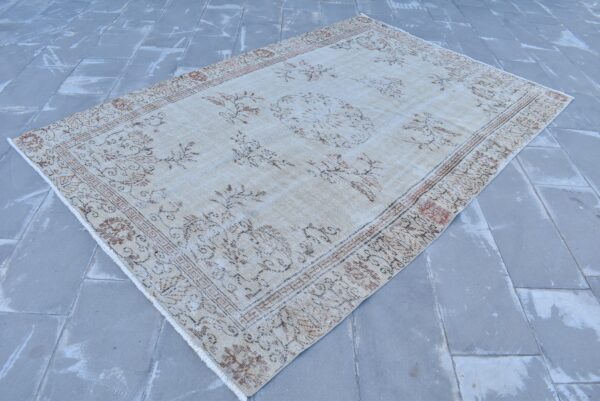 5.6 ft. x 8.7 ft. Vintage Turkish Rug TR06177 Image 1