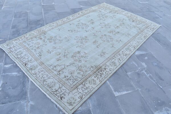 5.1 ft. x 8.8 ft. Vintage Turkish Rug TR06207 Image 1