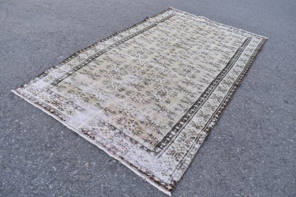 5.2 ft. x 8.6 ft. Vintage Turkish Rug TR06297 Image 1