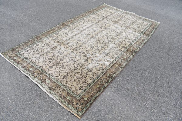 4.8 ft. x 8.7 ft. Vintage Turkish Rug TR06337 Image 1