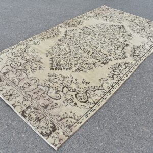 4.7 ft. x 9.2 ft. Vintage Turkish Rug TR06347 Image 1