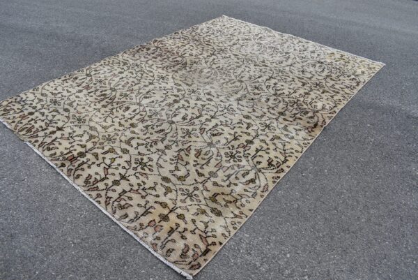 6.3 ft. x 8.9 ft. Vintage Turkish Rug TR06357 Image 1
