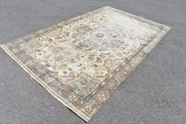 5.8 ft. x 9.3 ft. Vintage Turkish Rug TR06367 Image 1