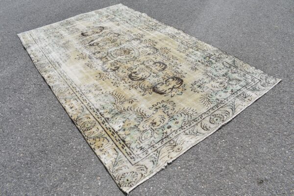 5.5 ft. x 8.8 ft. Vintage Turkish Rug TR06407 Image 3
