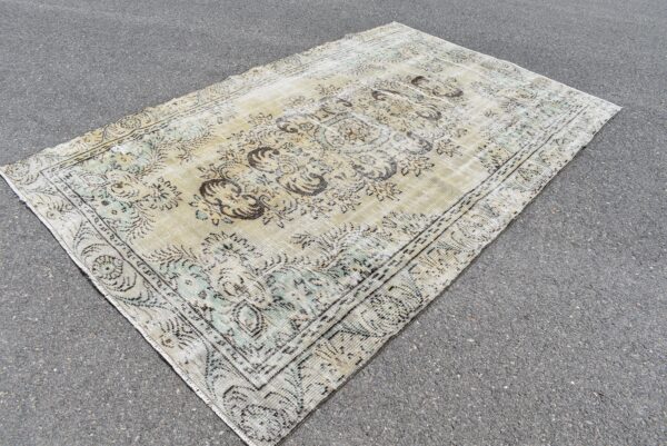5.5 ft. x 8.8 ft. Vintage Turkish Rug TR06407 Image 1