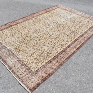 5.4 ft. x 8.9 ft. Vintage Turkish Rug TR06477 Image 1
