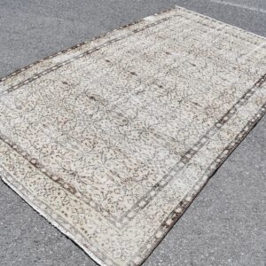 5.2 ft. x 8.9 ft. Vintage Turkish Rug TR06567 Image 1