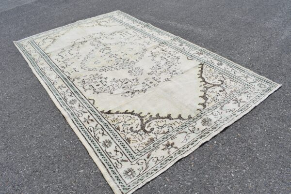 5.7 ft. x 9.8 ft. Vintage Turkish Rug TR06627 Image 3