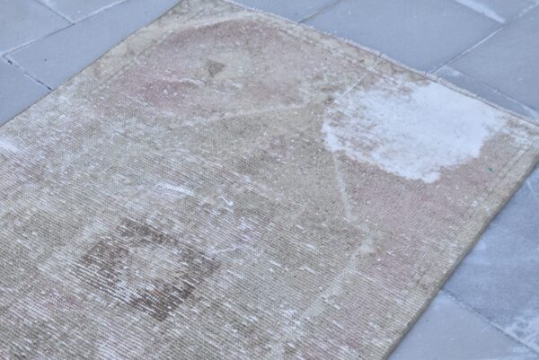 2.6 ft. x 9.4 ft. Vintage Turkish Rug TR06777 Image 4