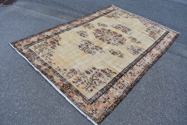 5.7 ft. x 8.8 ft. Vintage Turkish Rug TR06827 Image 1