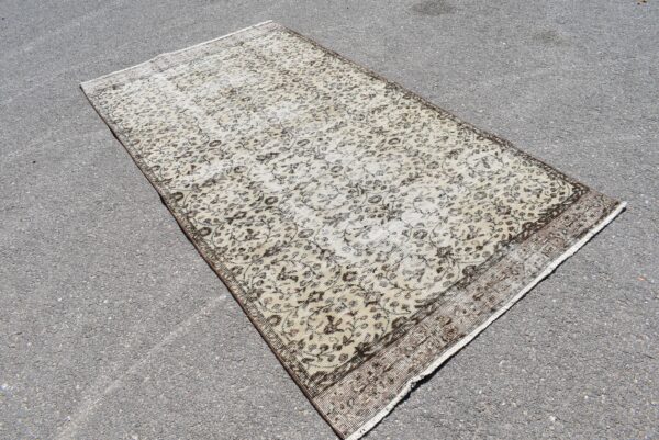 4.3 ft. x 8.1 ft. Vintage Turkish Rug TR06947 Image 3