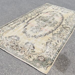 4.8 ft. x 9.1 ft. Vintage Turkish Rug TR07047 Image 1
