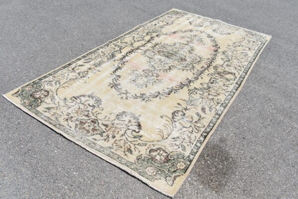4.8 ft. x 9.1 ft. Vintage Turkish Rug TR07047 Image 1