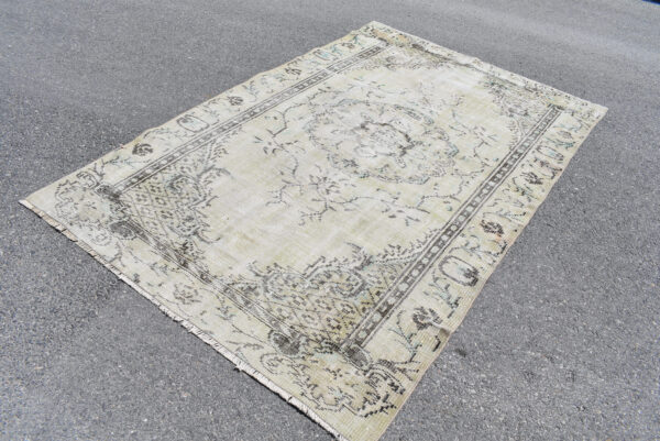 5 ft. x 8.1 ft. Vintage Turkish Rug TR07137 Image 1