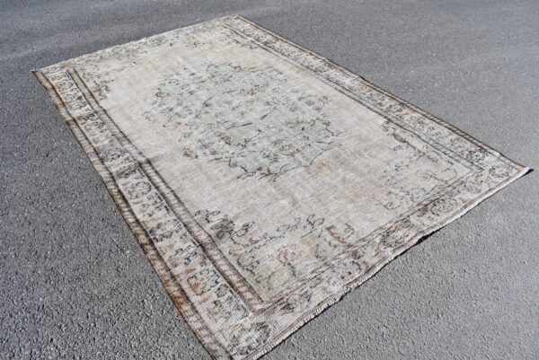 5.5 ft. x 8.4 ft. Vintage Turkish Rug TR08007 Image 3