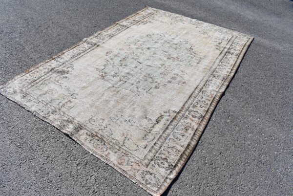 5.5 ft. x 8.4 ft. Vintage Turkish Rug TR08007 Image 1