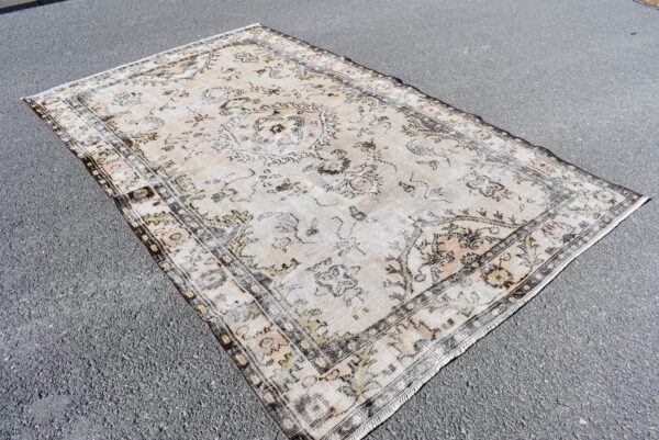 5.6 ft. x 9.3 ft. Vintage Turkish Rug TR08027 Image 3