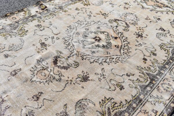 5.6 ft. x 9.3 ft. Vintage Turkish Rug TR08027 Image 5