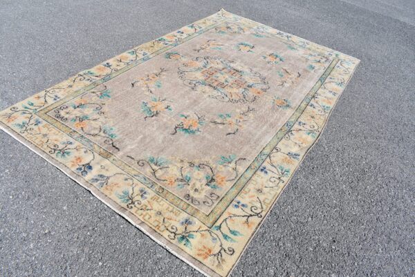 5.5 ft. x 9.3 ft. Vintage Turkish Rug TR08047 Image 1