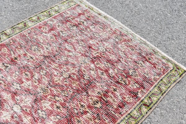 2.8 ft. x 5.6 ft. Vintage Turkish Rug TR08137 Image 4
