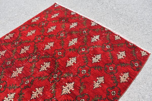 4.7 ft. x 8.3 ft. Vintage Turkish Rug TR08267 Image 4