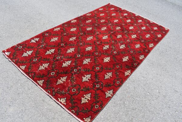 4.7 ft. x 8.3 ft. Vintage Turkish Rug TR08267 Image 1