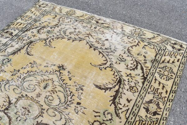 5.9 ft. x 9.4 ft. Vintage Turkish Rug TR08487 Image 4