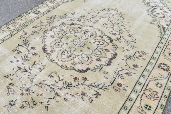 6 ft. x 10 ft. Vintage Turkish Rug TR08507 Image 5
