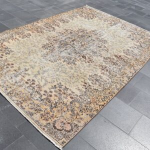 5.7 ft. x 8.7 ft. Vintage Turkish Rug TR08677 Image 1