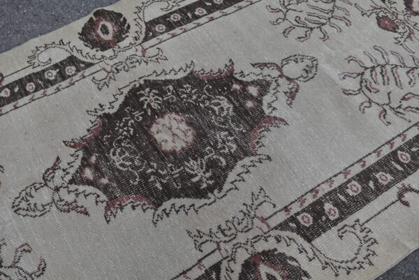4.9 ft. x 8.9 ft. Vintage Turkish Rug TR08827 Image 5
