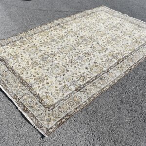 5.4 ft. x 9.4 ft. Vintage Turkish Rug TR09367 Image 1